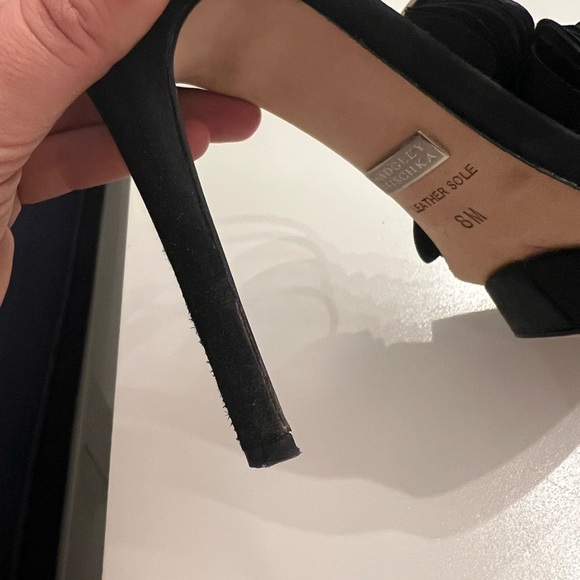 Badgely Mischka Randee Black Satin Heel Size 8 - Picture 4 of 11